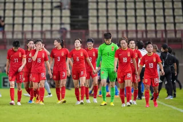 离家出走的女大学生