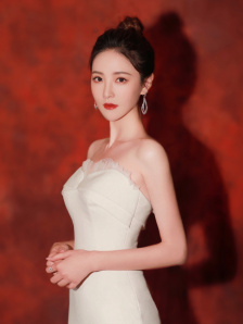 衣服湿透的女人